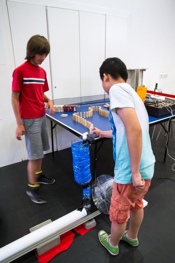 TODOS SOMOS COYOTES: TALLER DE VERANO PARA JÓVENES