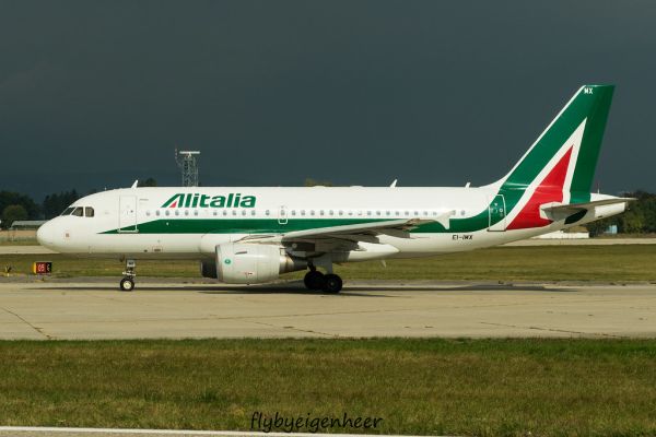 EI-IMX Airbus A319-111 A319 > AZA