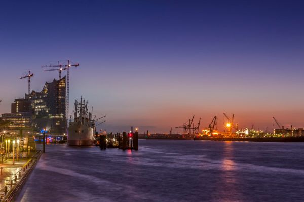 Sunrising Hamburg Harbour
