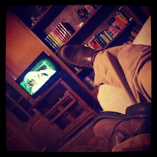 Disfrutando del nuevo reproductor #bluray de #Toshiba #BDX2400KE viendo un videoclip de Katja Fašink 'Moje življenje' con #Youtube