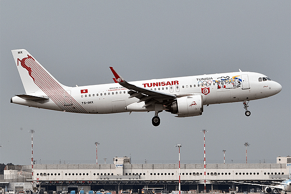 Tunisair (Official carrier of Tunisian Olympic Team Livery), TS-IMX, Airbus A320-251N (54008391612)
