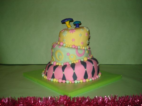 alice in wonderland cake 1