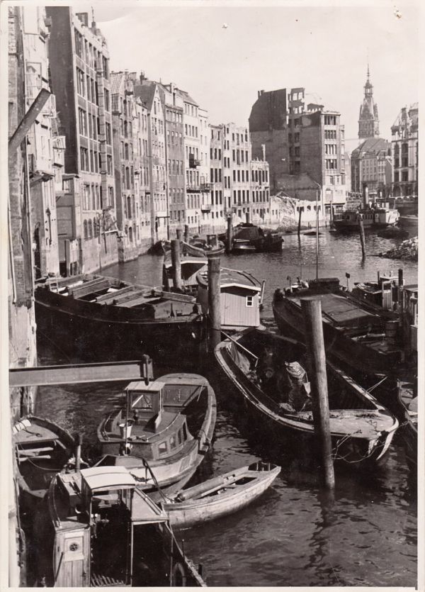 Das Nicolaifleet, Hamburg (after 1943)