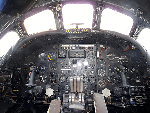 Avro Vulcan B2 (MRR) cockpit