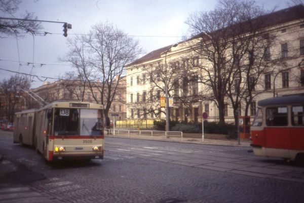Skoda 15Tr Trolejbus nr 3505, Linka 138, Brno. March 1992
