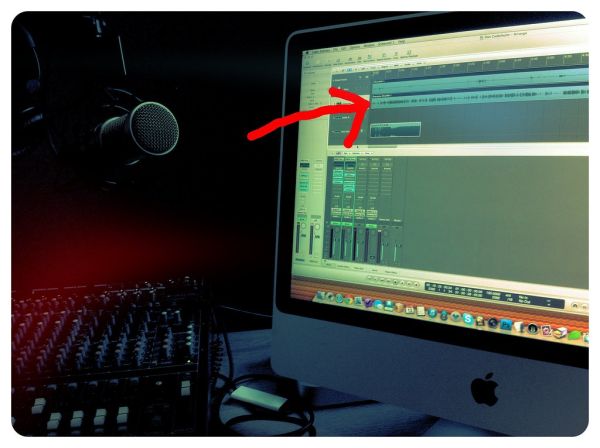 Editing some @simplebits audio in the @ssktn studio for today's @nbsptv podcast.