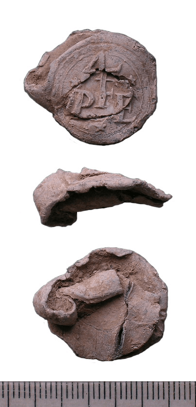 <div class='fn'> 17th century cloth seal</div>