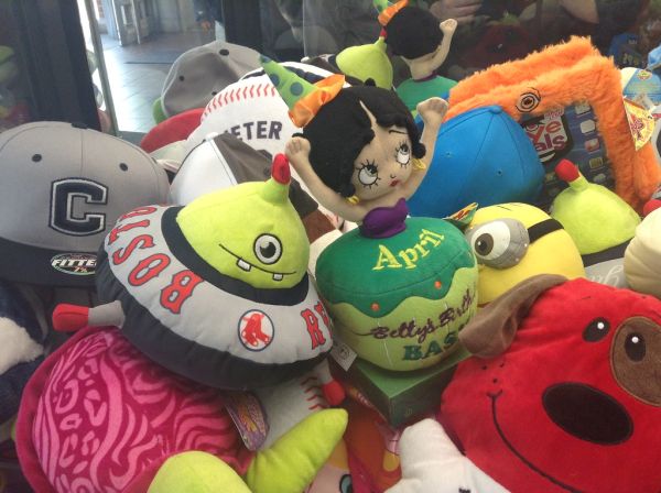 Boston Red Sox Plush UFO Alien Toy in Walmart Toy Shoppe Claw Machine. Betty Boop Cake Plush Too. Pics by Mike Mozart of TheToyChannel and JeepersMedia on YouTube! #RedSox #BostonRedSox #BostonRedSoxBaseball #RedSoxToy #BettyBoop #RedSoxAlien #RedSoxUFO