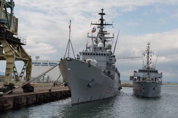 NATO ships enter Black Sea