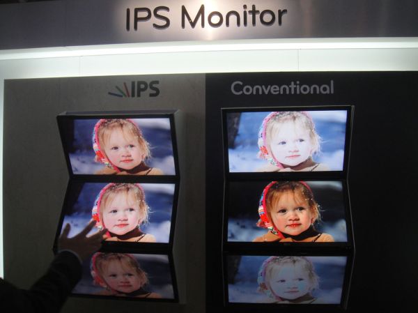 CES 2012 - LG IPS Monitor