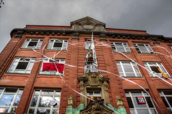 place to be- refugee welcome center hamburg