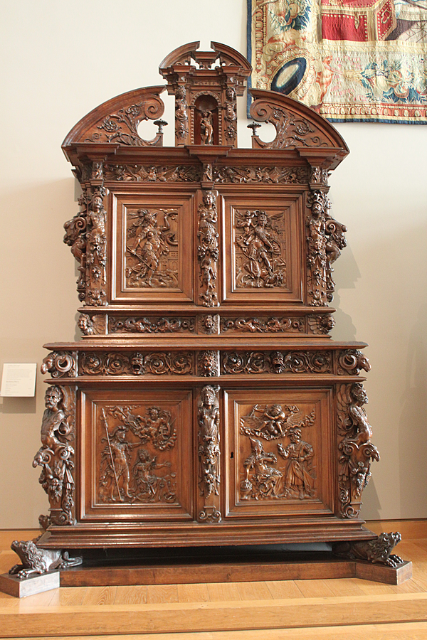 Cupboard on chest - France - 17th century - Louvre - Accession number MRR 61