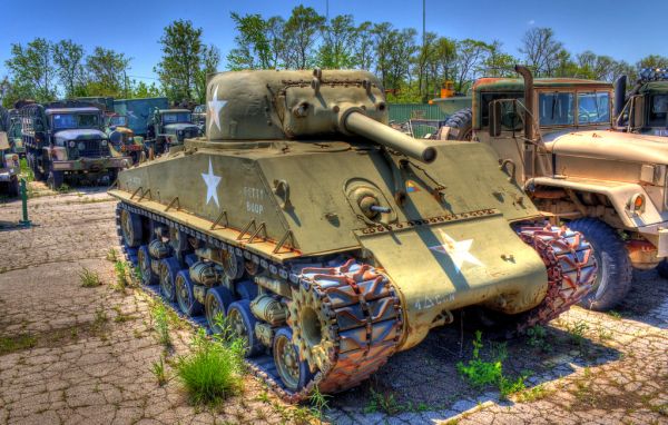 Sherman Tank - Betty Boop