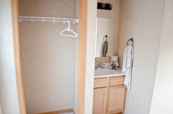 one possible man-camp cabin 004 - Fisher Place - Arnegard North Dakota - 2013-07-03