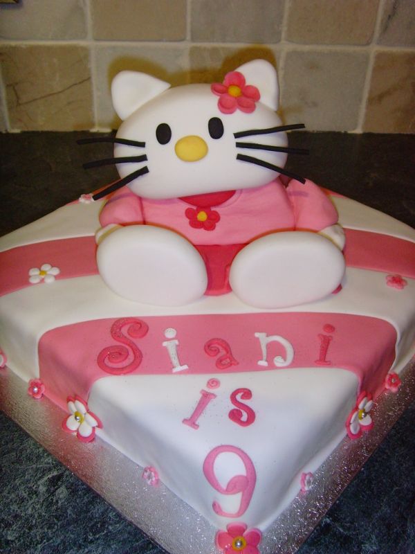 Hello Kitty birthday cake
