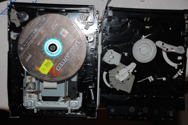 YLOD'd PS3 - Blu-ray Drive