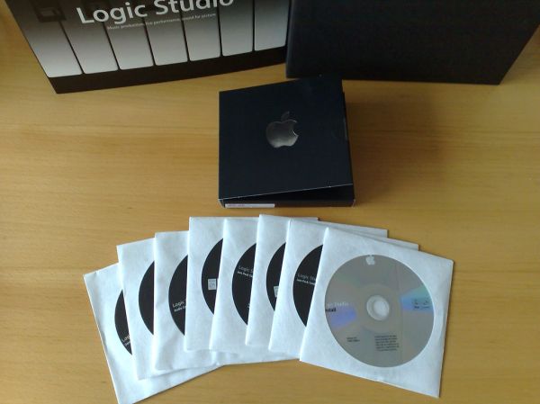 Unboxing Logic Studio