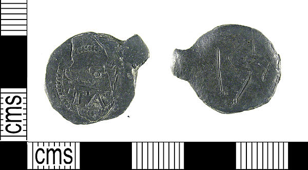 <div class='fn'> A post medieval lead alloy cloth seal probably dating 16th - 17th century.</div>