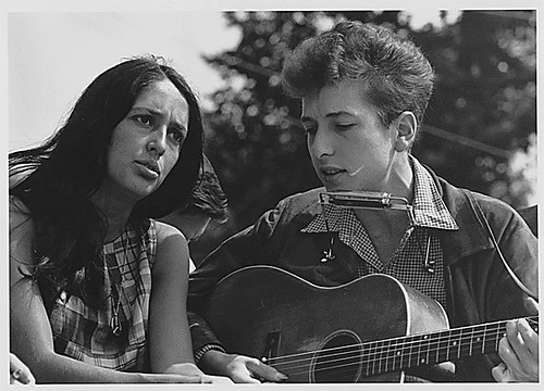 Public Domain: Bob Dylan and Joan Baez at 1963 March on Washington by USIA (NARA)