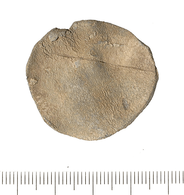 File:Post-medieval lead token (FindID 531738).jpg
