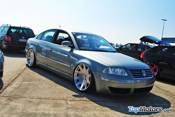 VW Passat - Air Ride / MRR HR3 Alloys