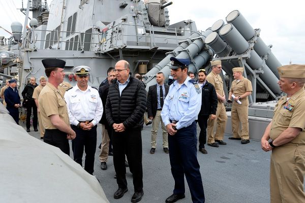 Ambassador Shapiro Hosts Israeli MoD Ya’alon on USS Carney