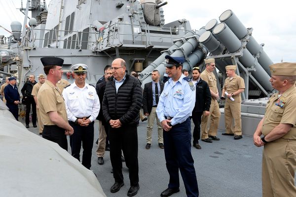 Ambassador Shapiro Hosts Israeli MoD Ya’alon on USS Carney