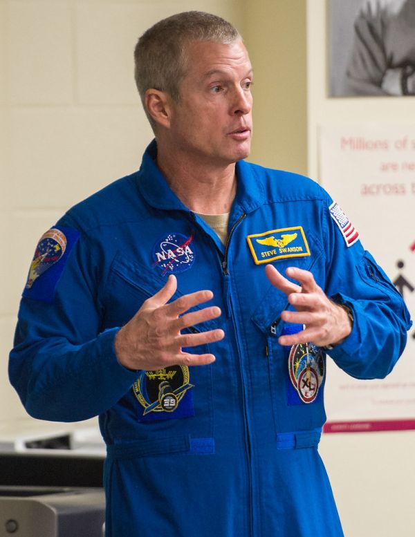 NASA astronaut Steve Swanson visits Gwynn Park High School with U.S. Deputy Secretary of Agriculture (201503030013HQ)