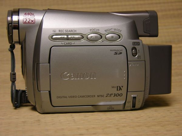 Canon ZR300 Camcorder