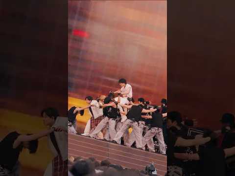 Stray Kids LIVE Blu-ray 『Stray Kids World Tour ＜dominATE JAPAN＞』 Burnin' Tires (Changbin &amp; I.N)