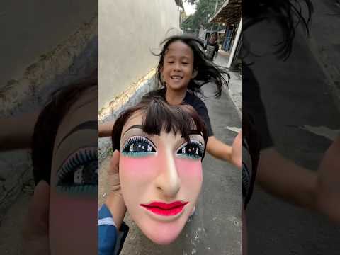 Kasih kedok cantik Betty ke Berlin