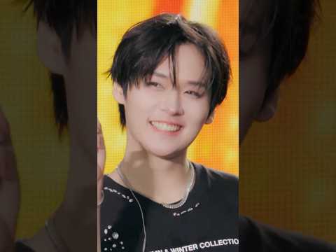 Stray Kids LIVE Blu-ray『Stray Kids World Tour ＜dominATE JAPAN＞』 Solo Edit Ver. (Lee Know)