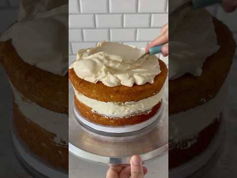 1 hour to make 2 birthday cakes! How did they turn out? #cakedecorating