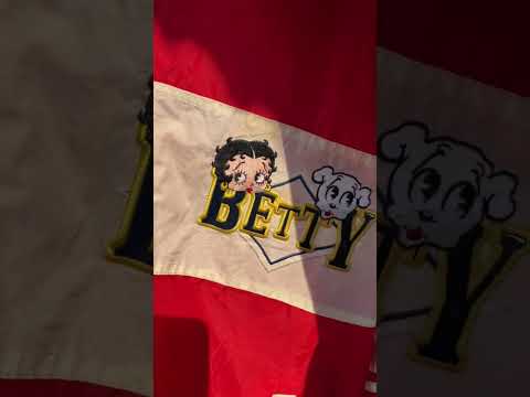 Lagi ngethrift dapat jaket betty boop keren sih #ngethrift #thrifting #thrift #bettyboop